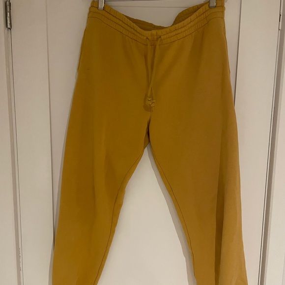 TNA The Boyfriend Jogger in Cairo Gold!! Super comfy!! - Picture 2 of 3